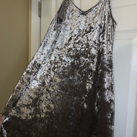 ⚡️SALE⚡️Velvet Dress - Picture 3 of 4